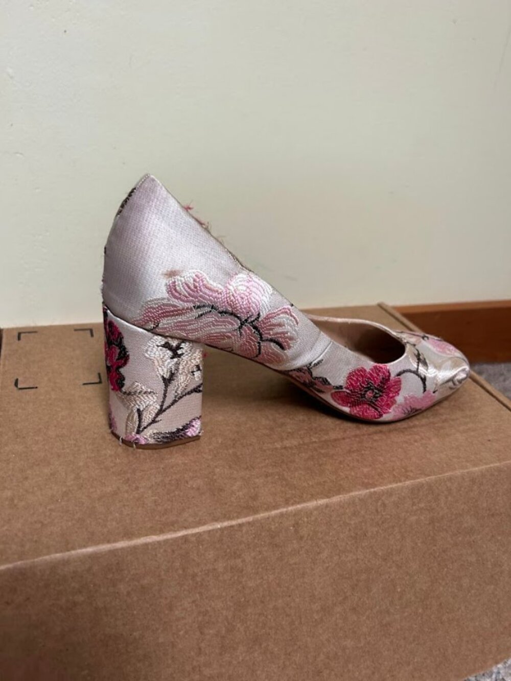 Kelly & Katie Tapestry Pump